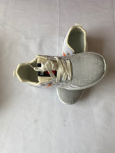 Load image into Gallery viewer, Korevaaon Footwear Lightweight, non-slip, and comfortable, suitable for various occasions such as tennis, leisure, work, and travel.