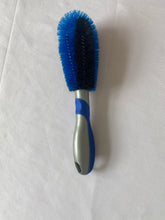 Load image into Gallery viewer, Loyiikas Automobile wheel cleaning brushes Car wheel brush, non-metallic material, blue.