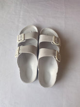 Load image into Gallery viewer, Openview Sandals and beach shoes Lightweight, thick-soled foam slippers with arch support