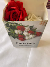 Load image into Gallery viewer, Pattayaia Artificial flowers Realistic rose bouquets, perfect for home wedding decorations and parties.