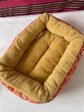 Load image into Gallery viewer, shnevergos Cat beds Suitable for Puppies and Kittens Curling Bed, Non-Slip Bottom, Small Size