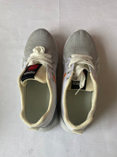Load image into Gallery viewer, Korevaaon Footwear Lightweight, non-slip, and comfortable, suitable for various occasions such as tennis, leisure, work, and travel.
