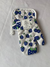 Load image into Gallery viewer, Sximene Potholders Oven gloves, including heat-insulating mat; oven gloves and heat-insulating mat, heat resistant up to 500°F.
