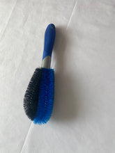 Load image into Gallery viewer, Sximene Automobile wheel cleaning brushes Easy-to-reach wheel and rim detail brush, long soft bristles, car tire brush
