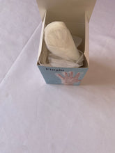 Load image into Gallery viewer, Finglo Disposable Latex-free, powder-free, non-sterile food-safe disposable gloves
