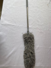 Load image into Gallery viewer, DFKRVER Dust removinginstallations forcleaning purposes Extendable microfiber feather duster, cleaning duster, ceiling fan duster and cobweb remover
