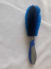 Load image into Gallery viewer, Moyswiz Automobile wheel cleaning brushes Car wheel brush, non-metallic material, blue.
