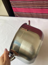 Load image into Gallery viewer, Vewavepro Cooking pots, combined with a tempered glass lid, makes cleaning easy and convenient; it is dishwasher safe.
