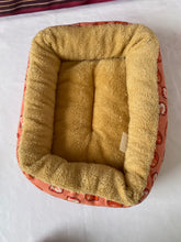 Load image into Gallery viewer, shnevergos Cat beds Suitable for Puppies and Kittens Curling Bed, Non-Slip Bottom, Small Size
