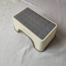 Load image into Gallery viewer, RKZHOPT Bathroom stools Bathroom stool, suitable for bathrooms, kitchens, bedrooms, playrooms, and living rooms.
