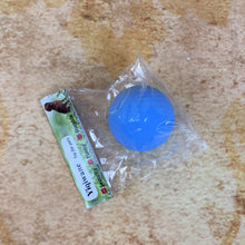 Load image into Gallery viewer, Yiqiwane  Toy for pets Suitable for pets playing outdoors.

