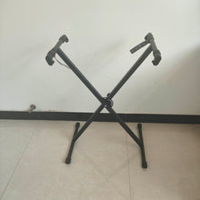 Load image into Gallery viewer, FXZMBCDM Amplifier stands Heavy-duty guitar/bass amplifier stand, supports up to 150 lbs, height adjustable, black.
