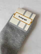 Load image into Gallery viewer, Heelograph Sport socks Men's mid-calf athletic socks are durable and comfortable.
